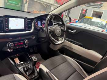 Used Kia Stonic 2018 for sale - 74823233: Photo