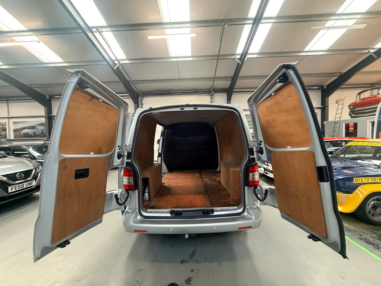 Used Volkswagen Transporter 2011 for sale - 77978106: Photo 22