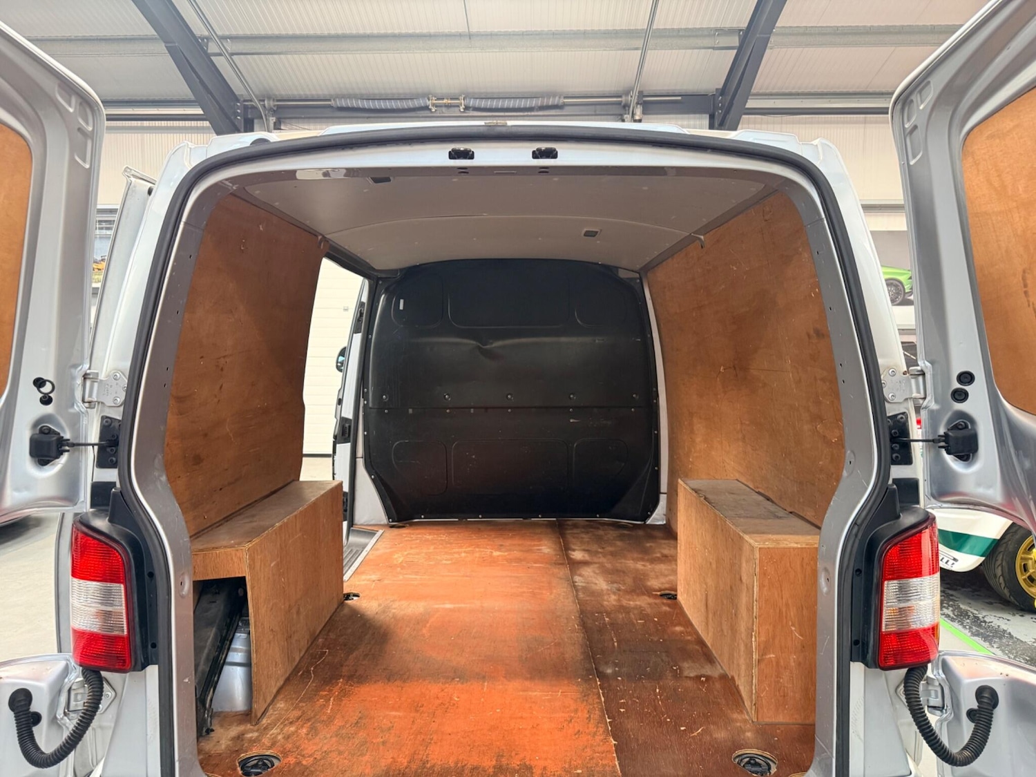 Used Volkswagen Transporter 2011 for sale - 77978106: Photo 5