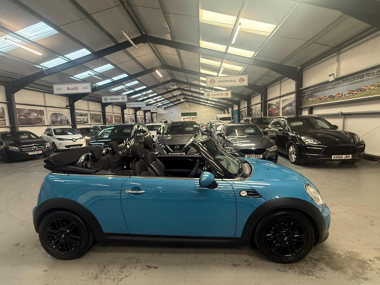 Used MINI Convertible 2014 for sale - 77892379: Photo 27