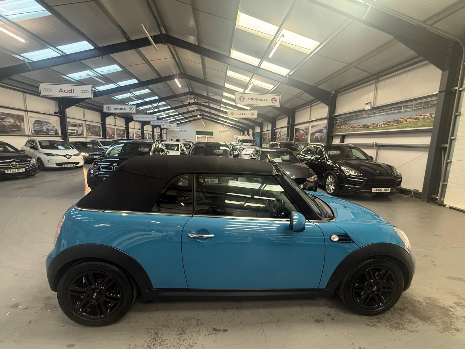 Used MINI Convertible 2014 for sale - 77892379: Photo 32