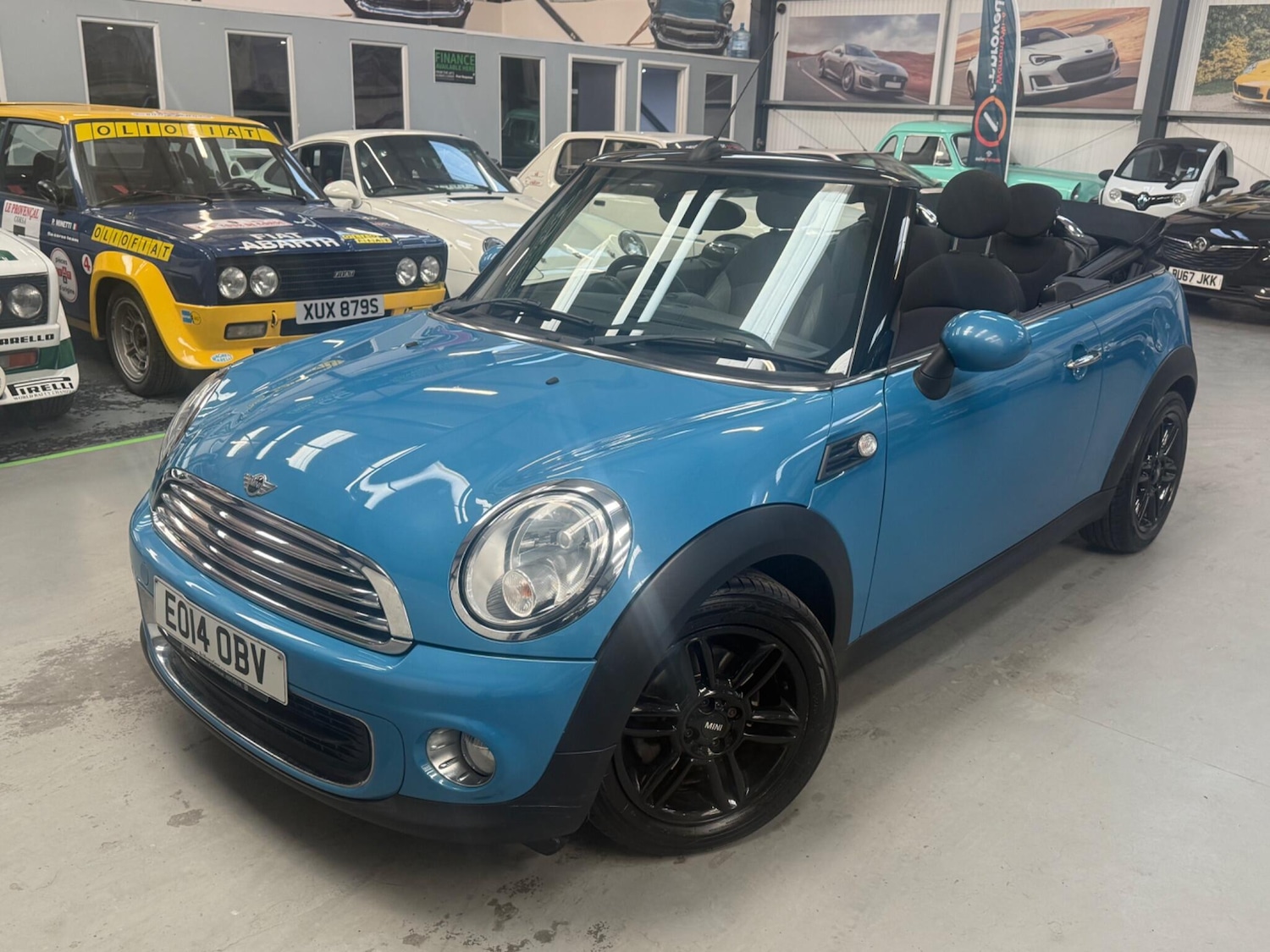 Used MINI Convertible 2014 for sale - 77892379: Photo 4