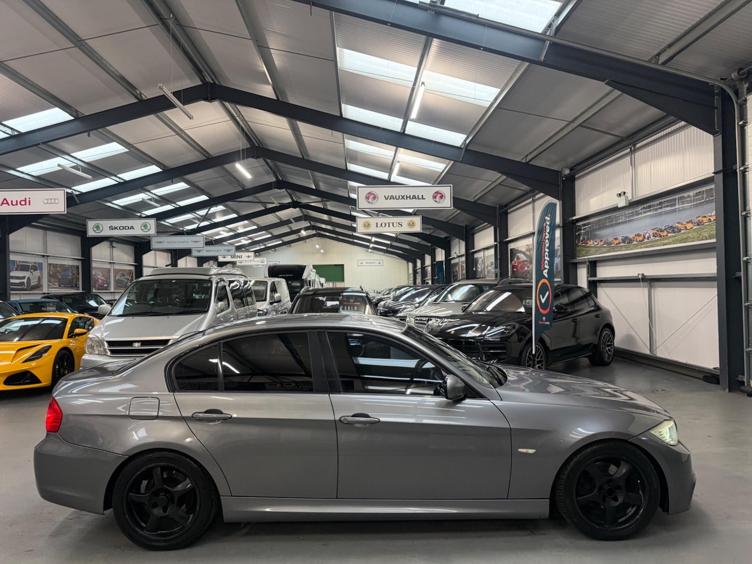 Used BMW 3 Series 2009 for sale - 76620567: Photo 14