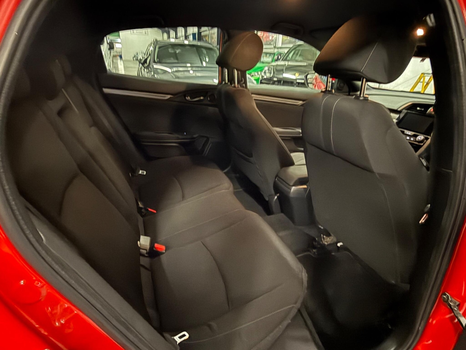 Used Honda Civic 2018 for sale - 76752920: Photo 15