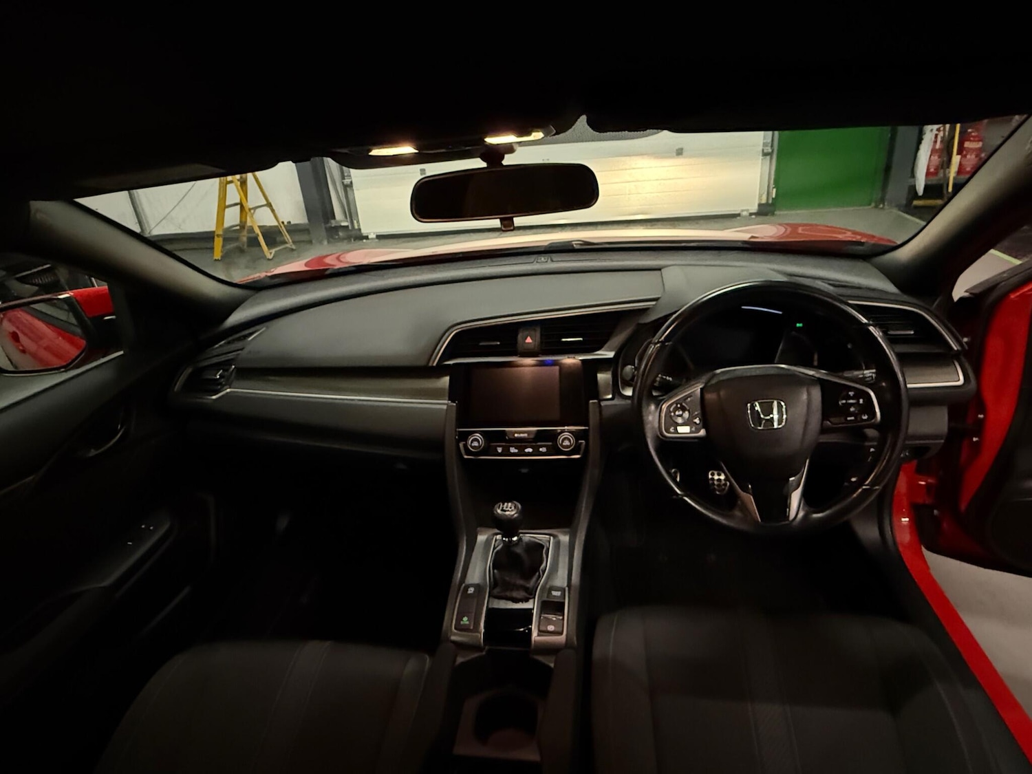 Used Honda Civic 2018 for sale - 76752920: Photo 16