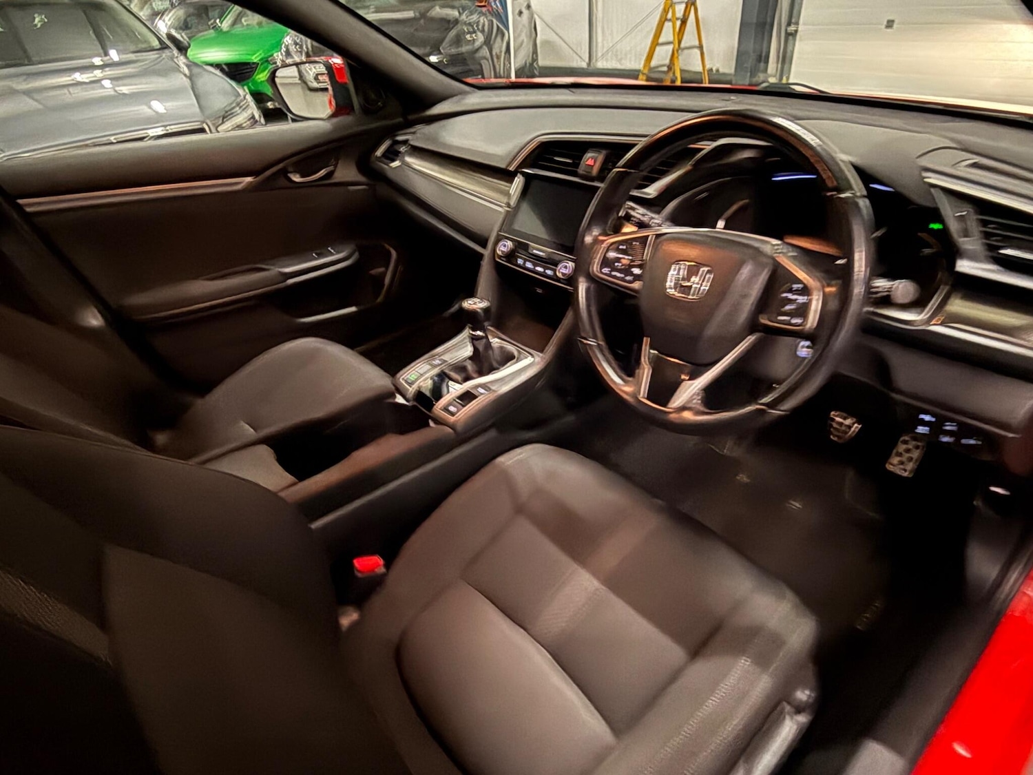 Used Honda Civic 2018 for sale - 76752920: Photo 17