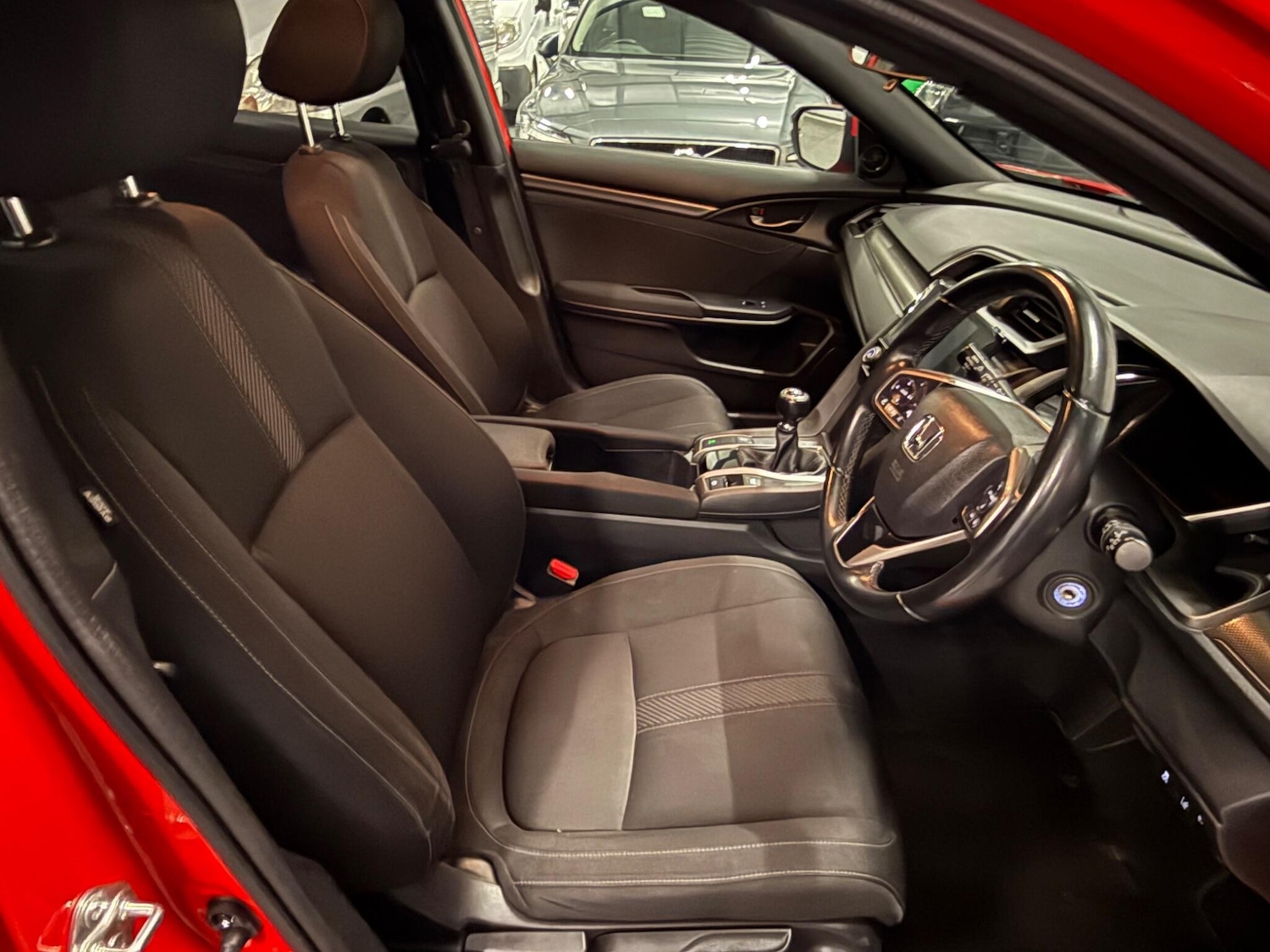 Used Honda Civic 2018 for sale - 76752920: Photo 18