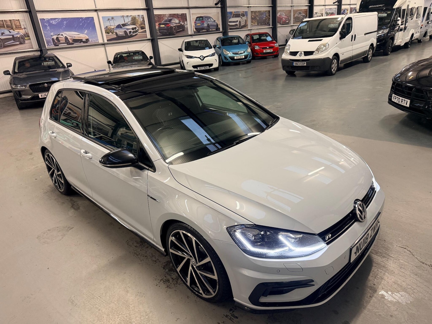 Used Volkswagen Golf 2018 for sale - 77029355: Photo 2