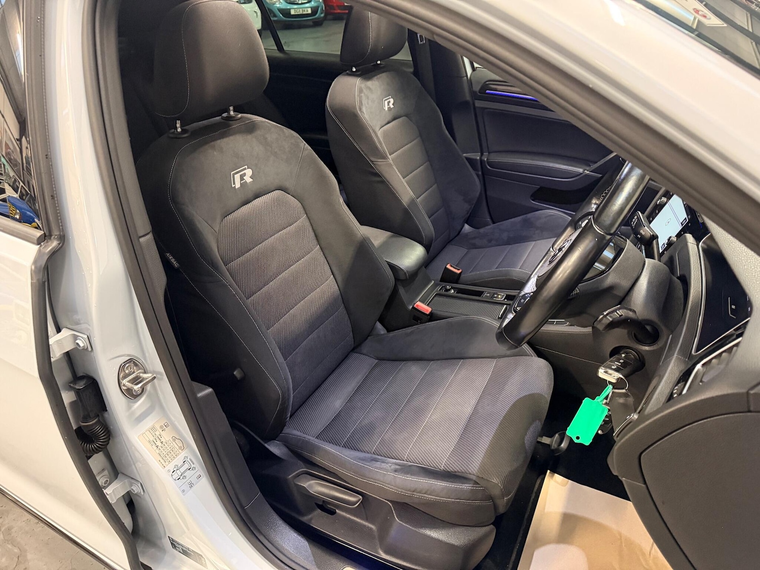 Used Volkswagen Golf 2018 for sale - 77029355: Photo 32