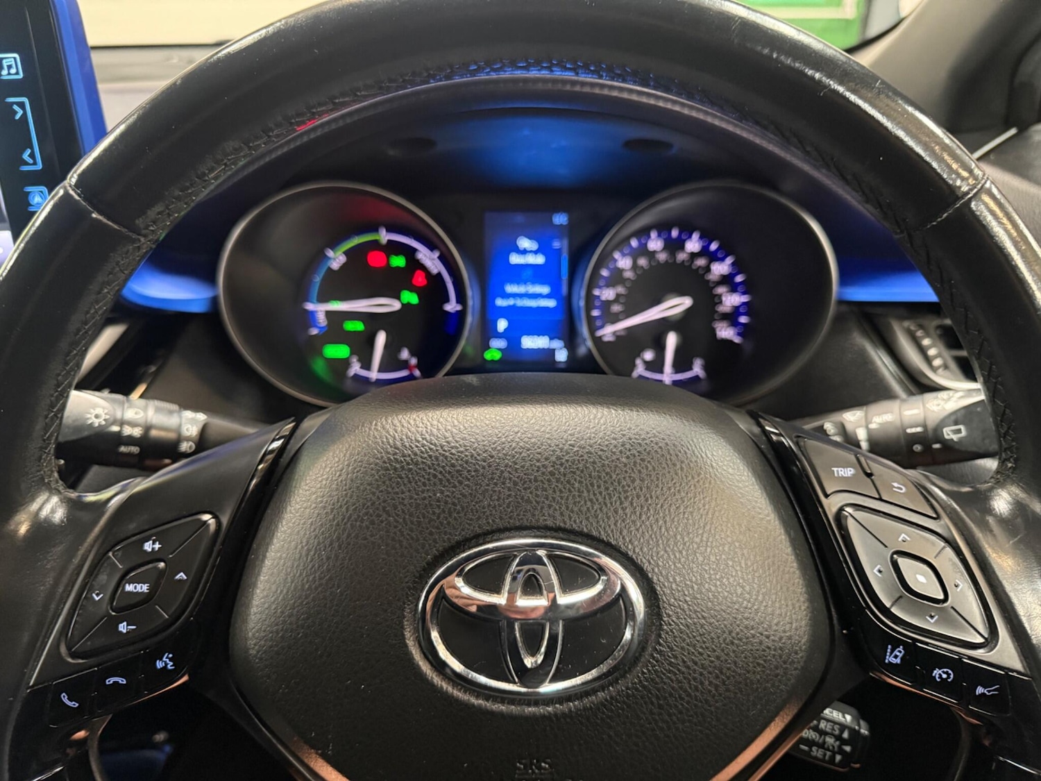 Used Toyota C-HR 2018 for sale - 76175080: Photo 18