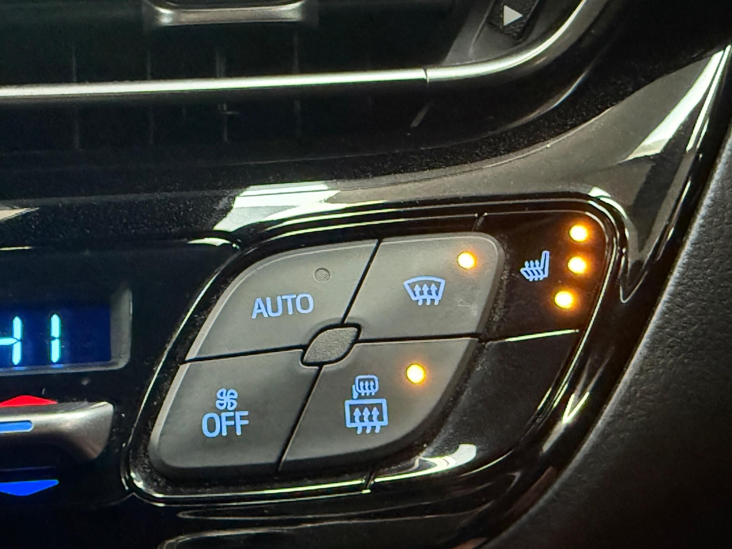 Used Toyota C-HR 2018 for sale - 76175080: Photo 29