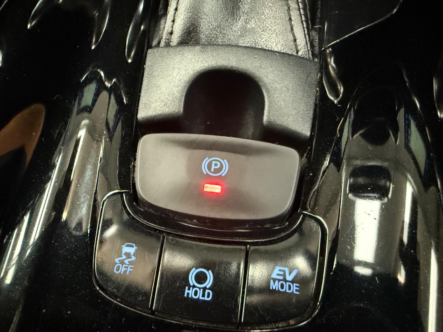 Used Toyota C-HR 2018 for sale - 76175080: Photo 32