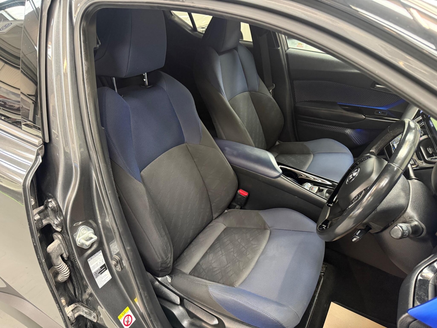 Used Toyota C-HR 2018 for sale - 76175080: Photo 33