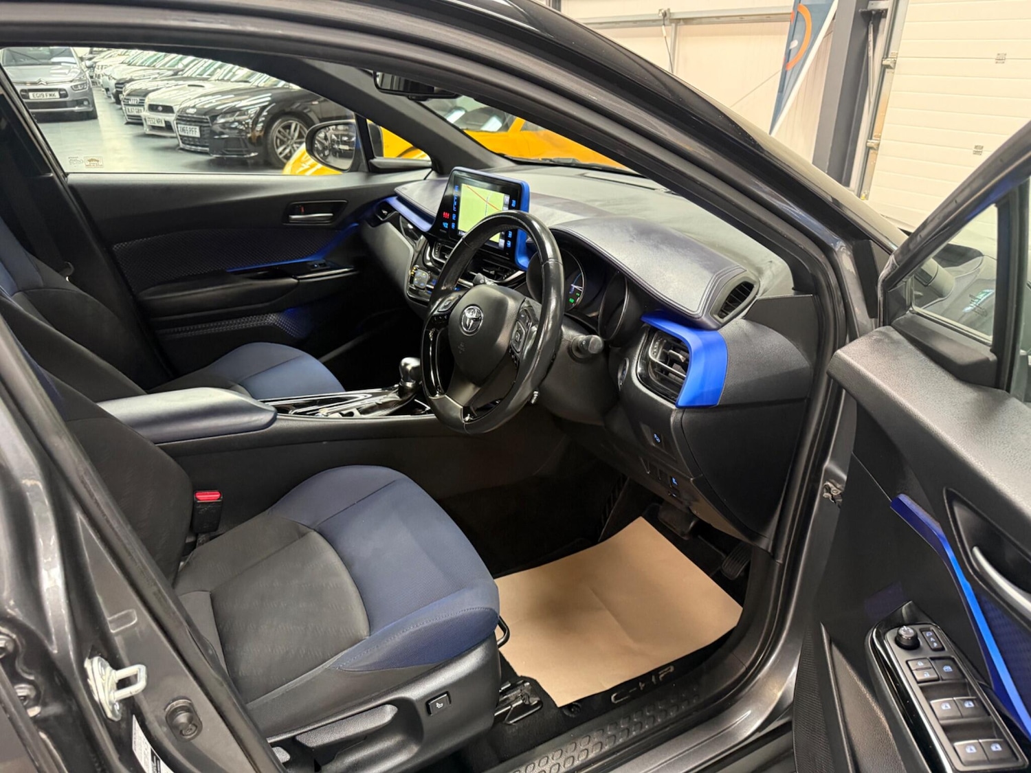Used Toyota C-HR 2018 for sale - 76175080: Photo 9