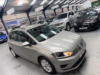 Used Volkswagen Golf SV 2017 for sale - 78922884: Photo