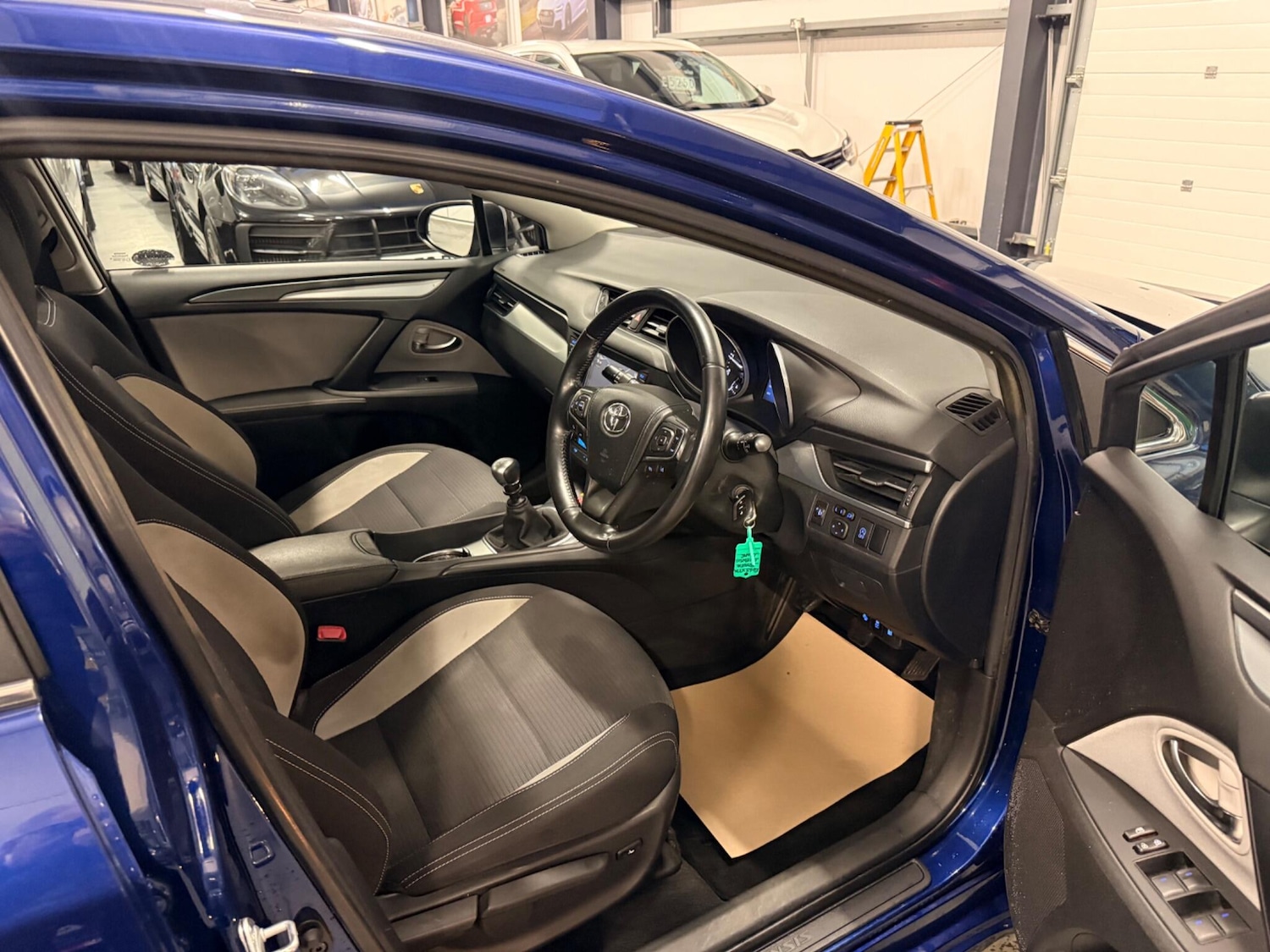 Used Toyota Avensis 2015 for sale - 77478746: Photo 10