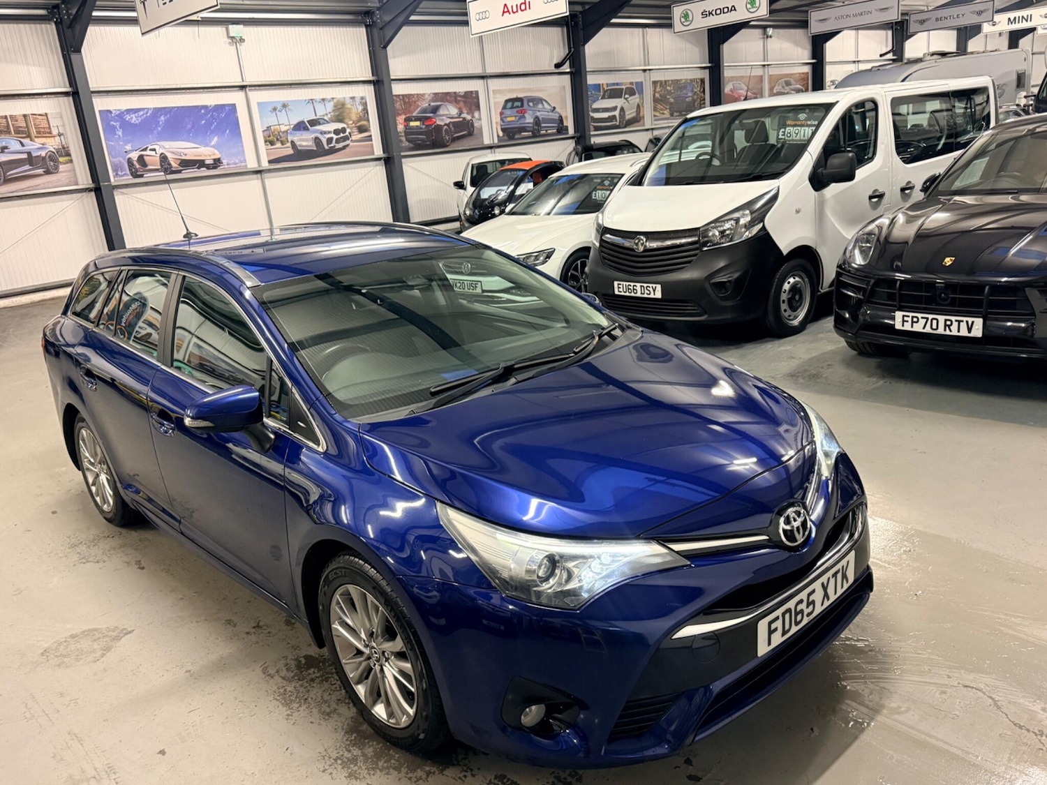 Used Toyota Avensis 2015 for sale - 77478746: Photo 2