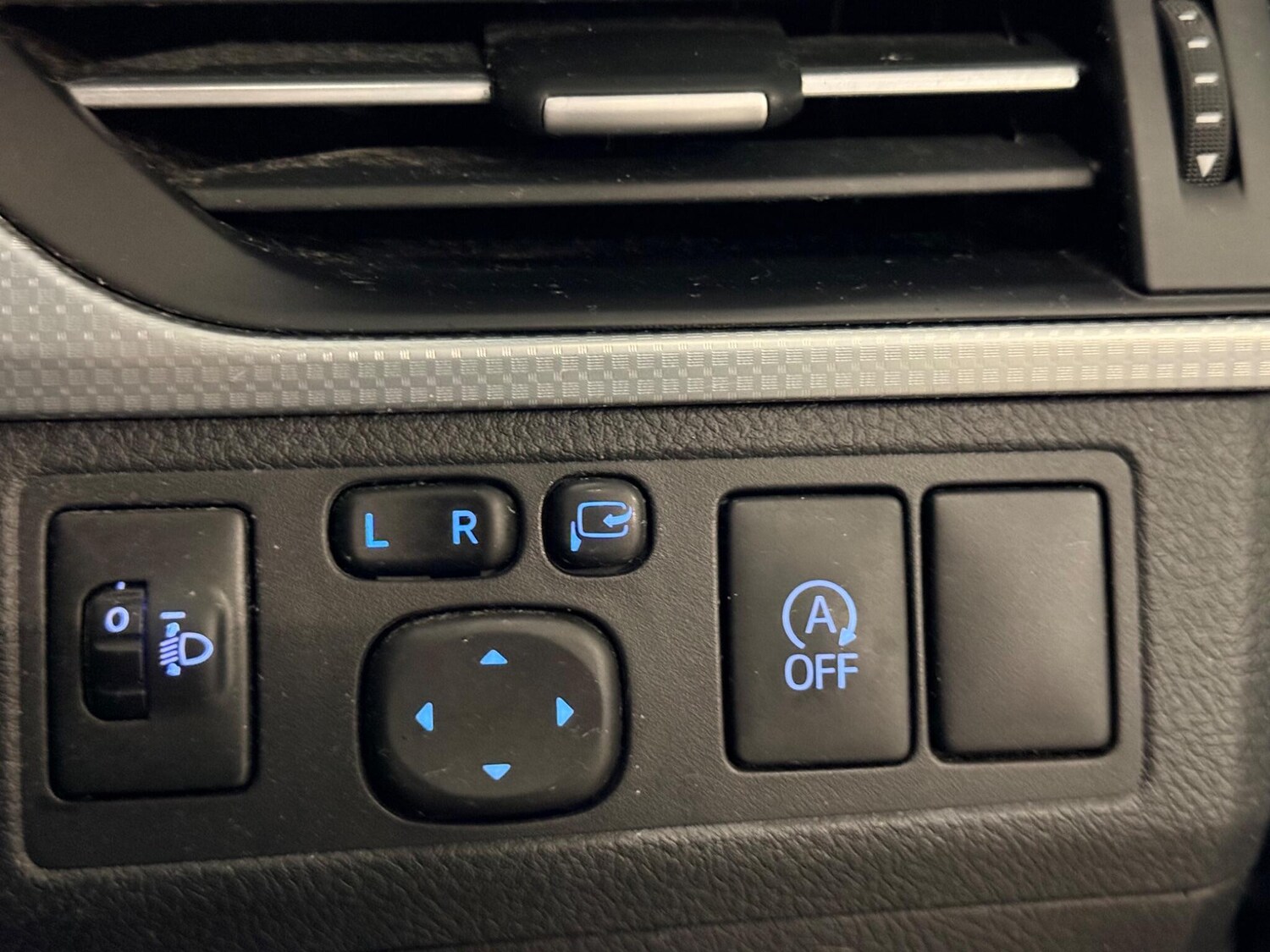 Used Toyota Avensis 2015 for sale - 77478746: Photo 28