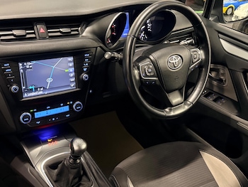 Used Toyota Avensis 2015 for sale - 77478746: Photo