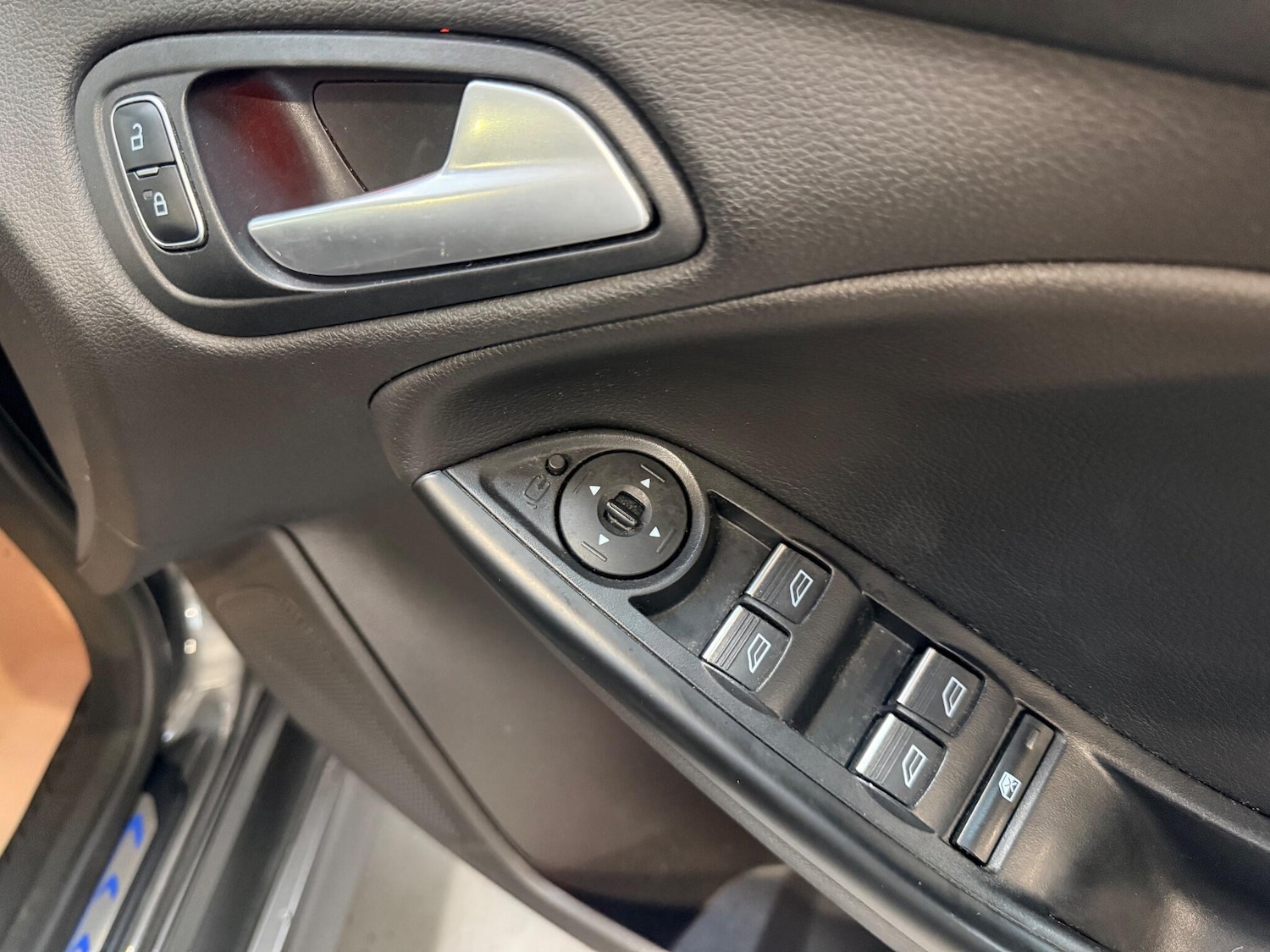 Used Ford Focus 2017 for sale - 76802124: Photo 25