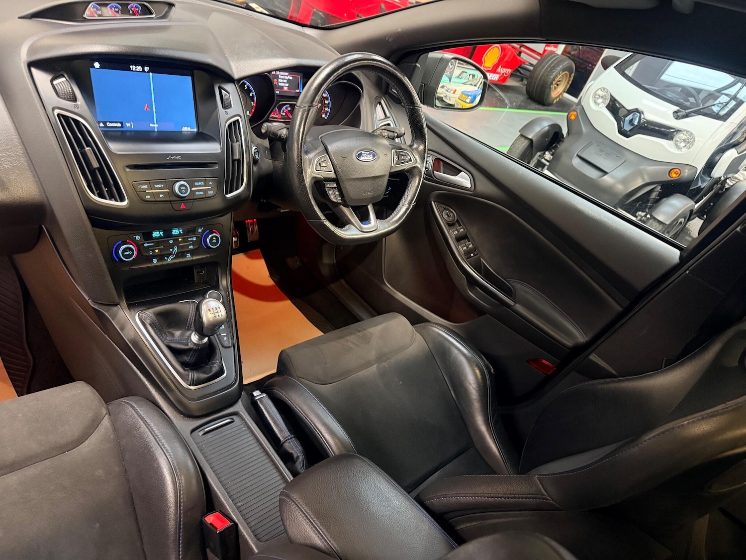 Used Ford Focus 2017 for sale - 76802124: Photo 3