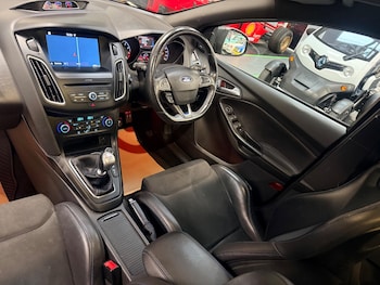 Used Ford Focus 2017 for sale - 76802124: Photo