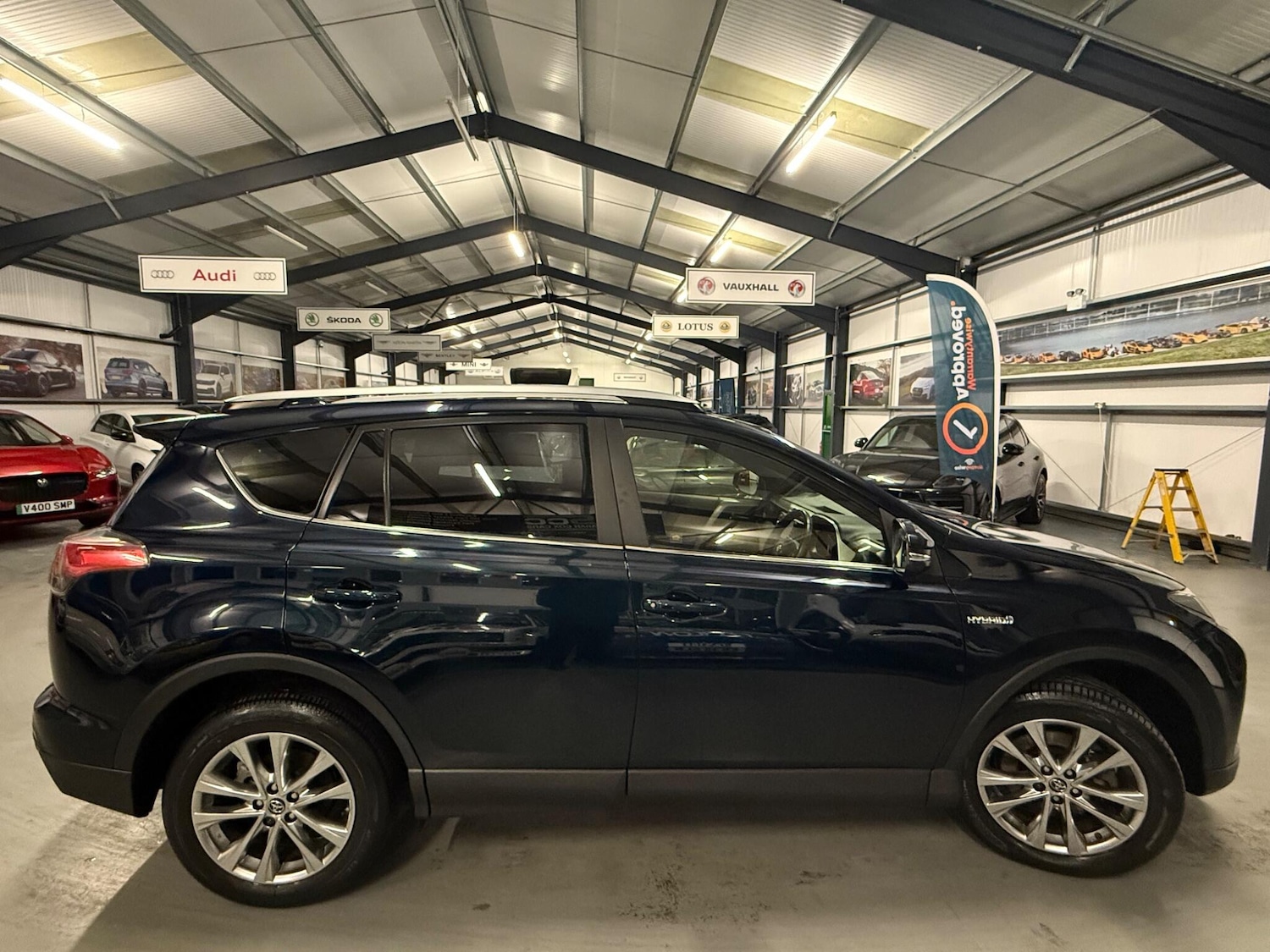 Used Toyota RAV4 for sale - 77108907: Photo 9