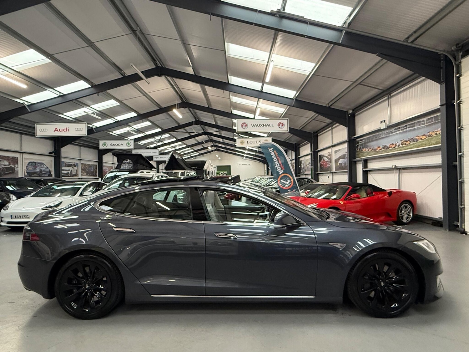 Used Tesla Model S 2016 for sale - 76109488: Photo 18