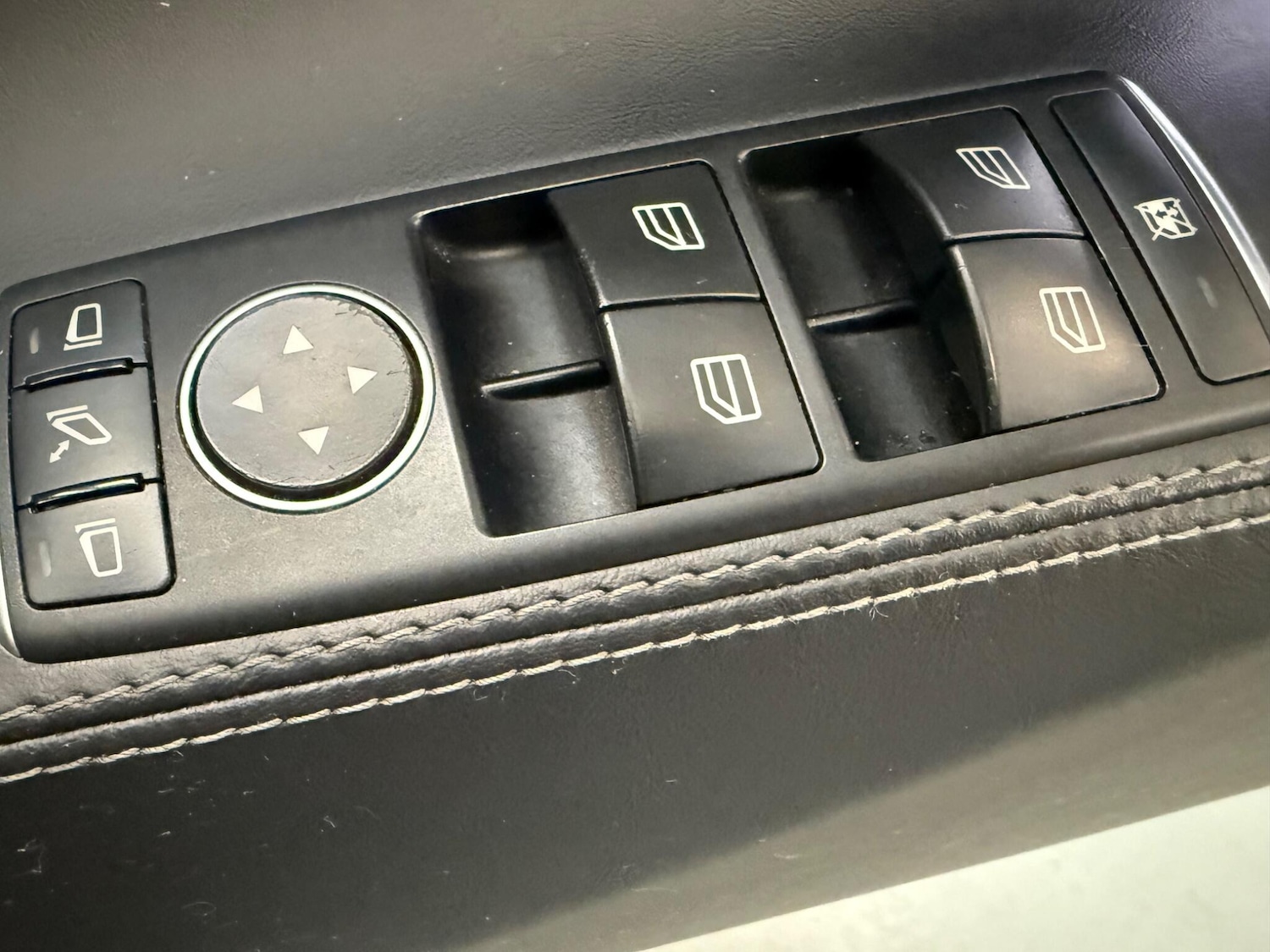 Used Tesla Model S 2016 for sale - 76109488: Photo 28