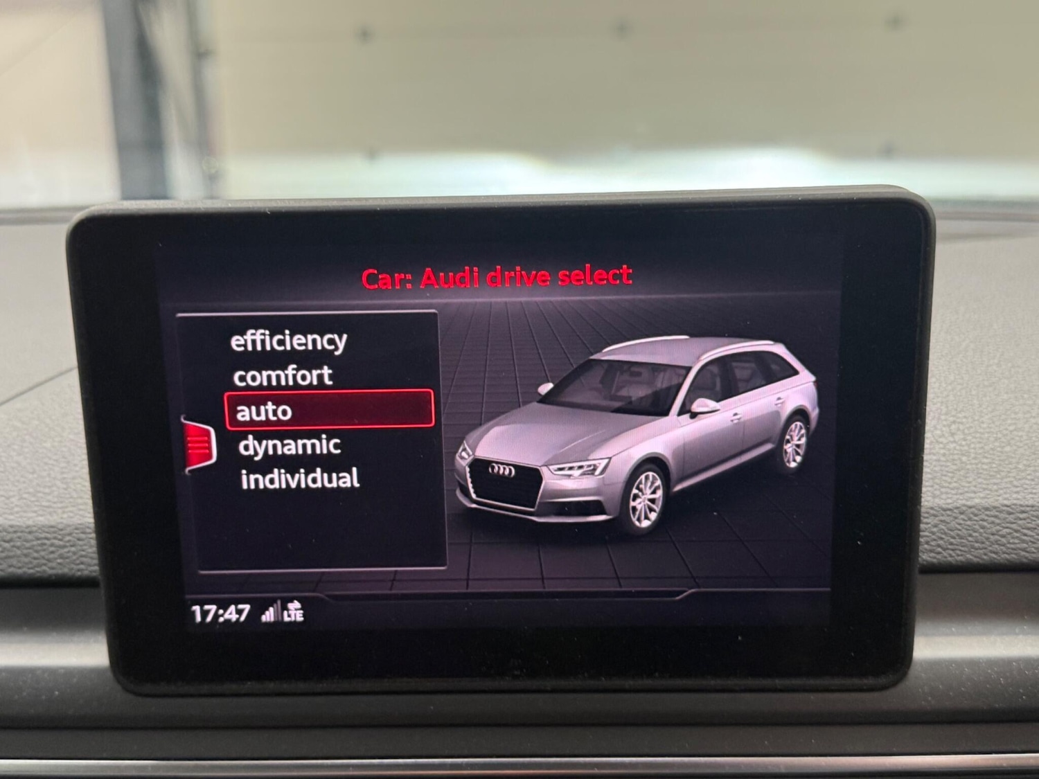 Used Audi A4 Avant 2017 for sale - 76012302: Photo 26