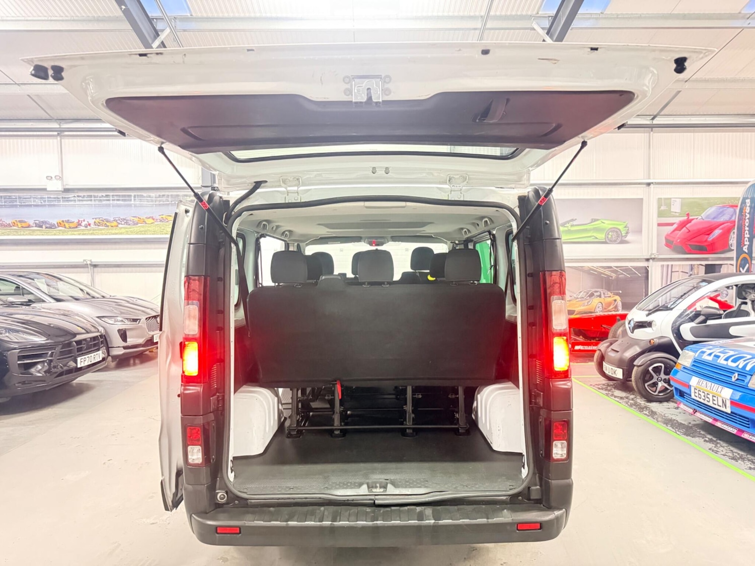 Used Vauxhall Vivaro 2016 for sale - 77468906: Photo 25