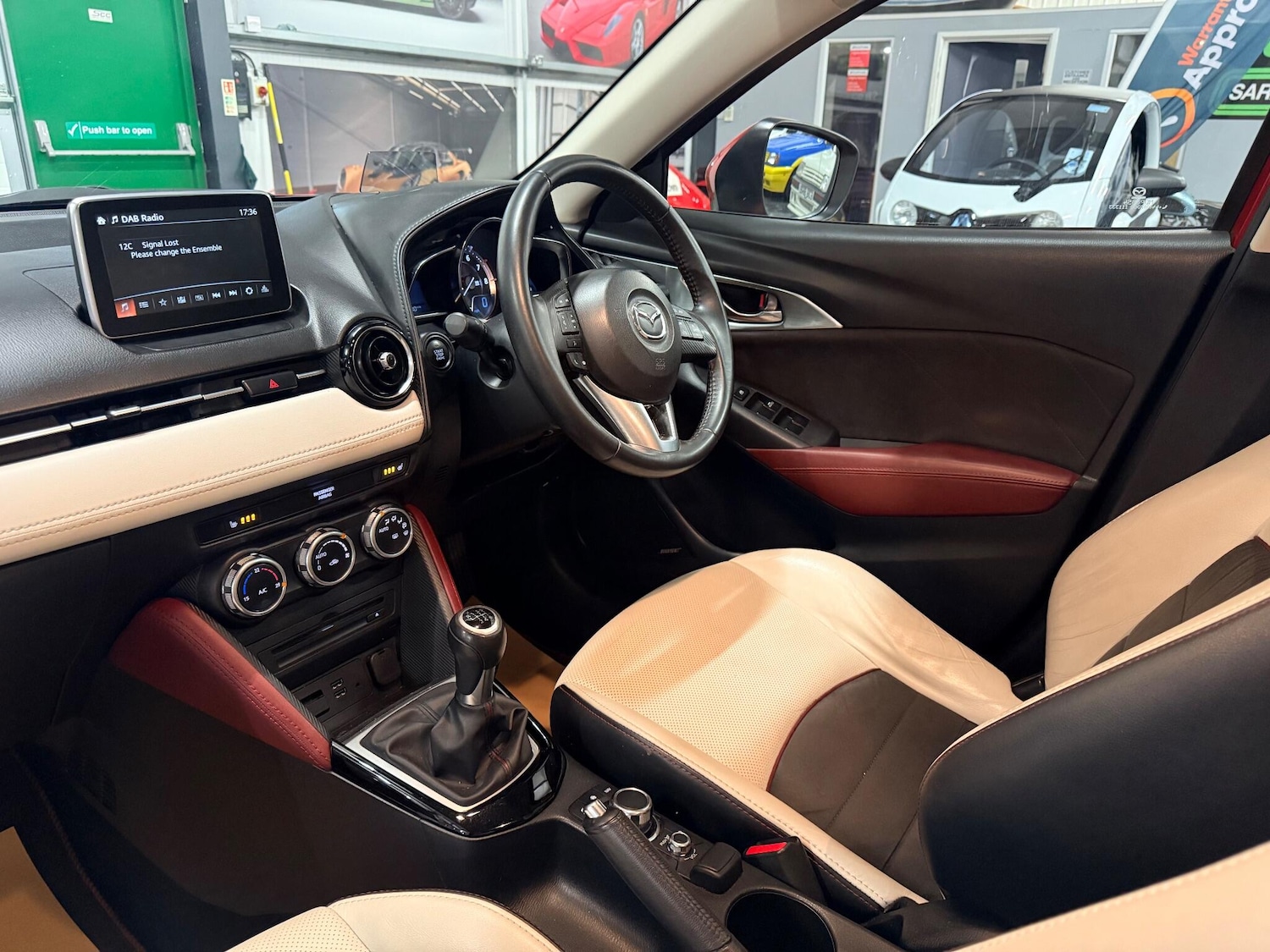 Used Mazda CX-3 2015 for sale - 76658860: Photo 3