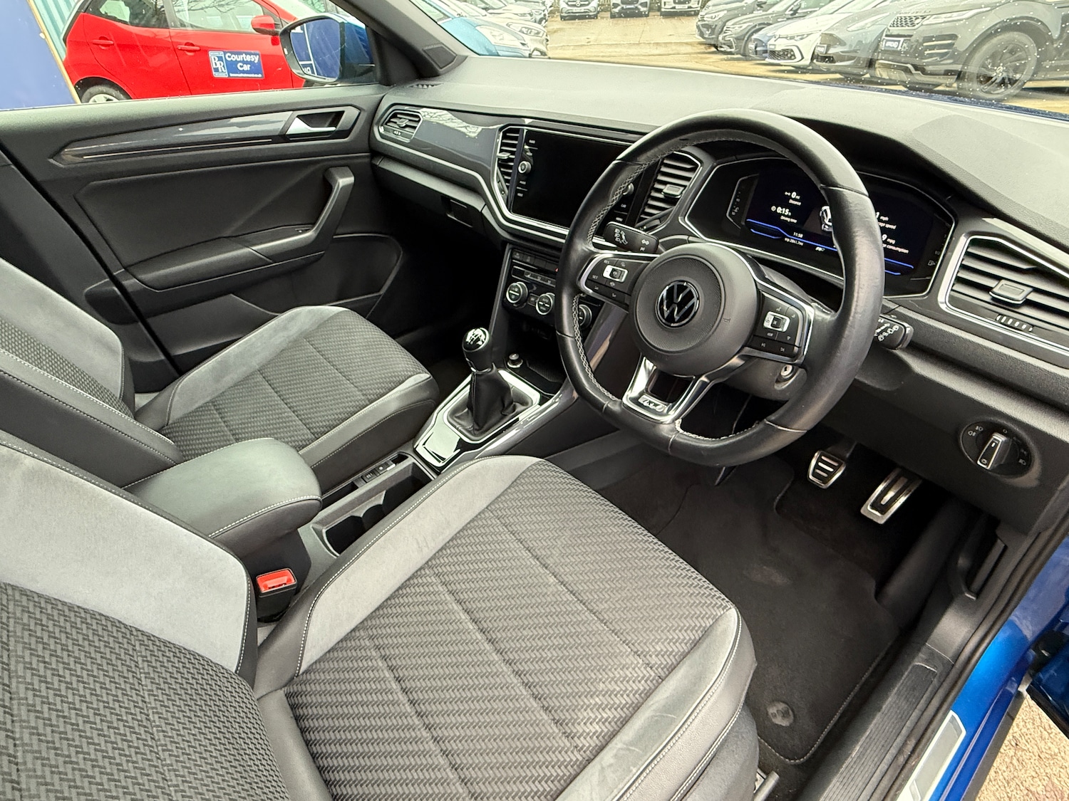 Used Volkswagen T-Roc for sale - 77208267: Photo 2