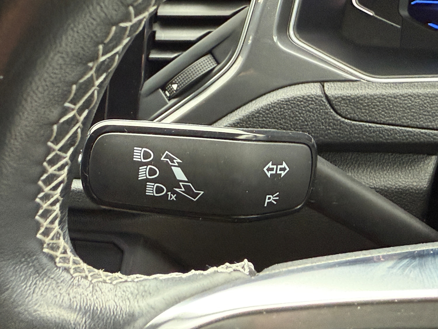 Used Volkswagen T-Roc for sale - 77208267: Photo 30