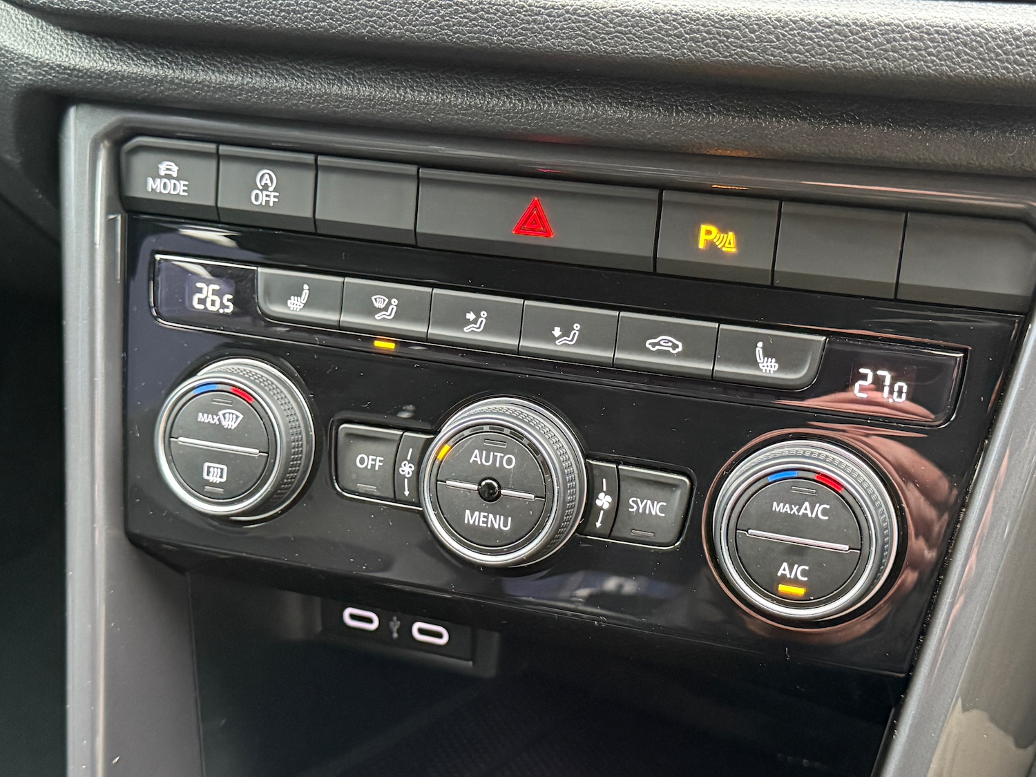 Used Volkswagen T-Roc for sale - 77208267: Photo 34