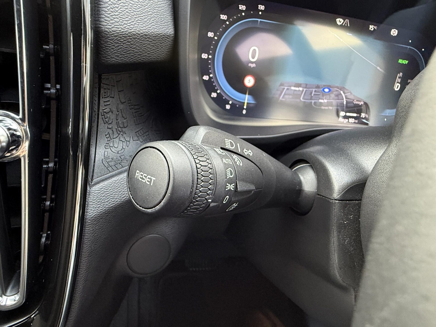 Used Volvo XC40 2023 for sale - 76518549: Photo 27