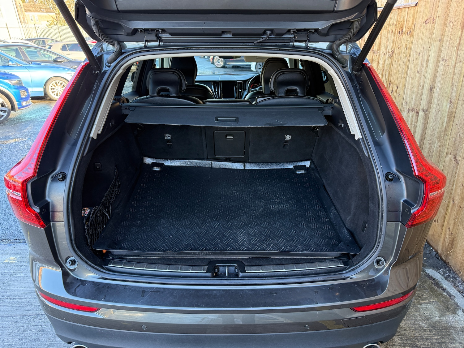 Used Volvo XC60 2018 for sale - 77208240: Photo 16