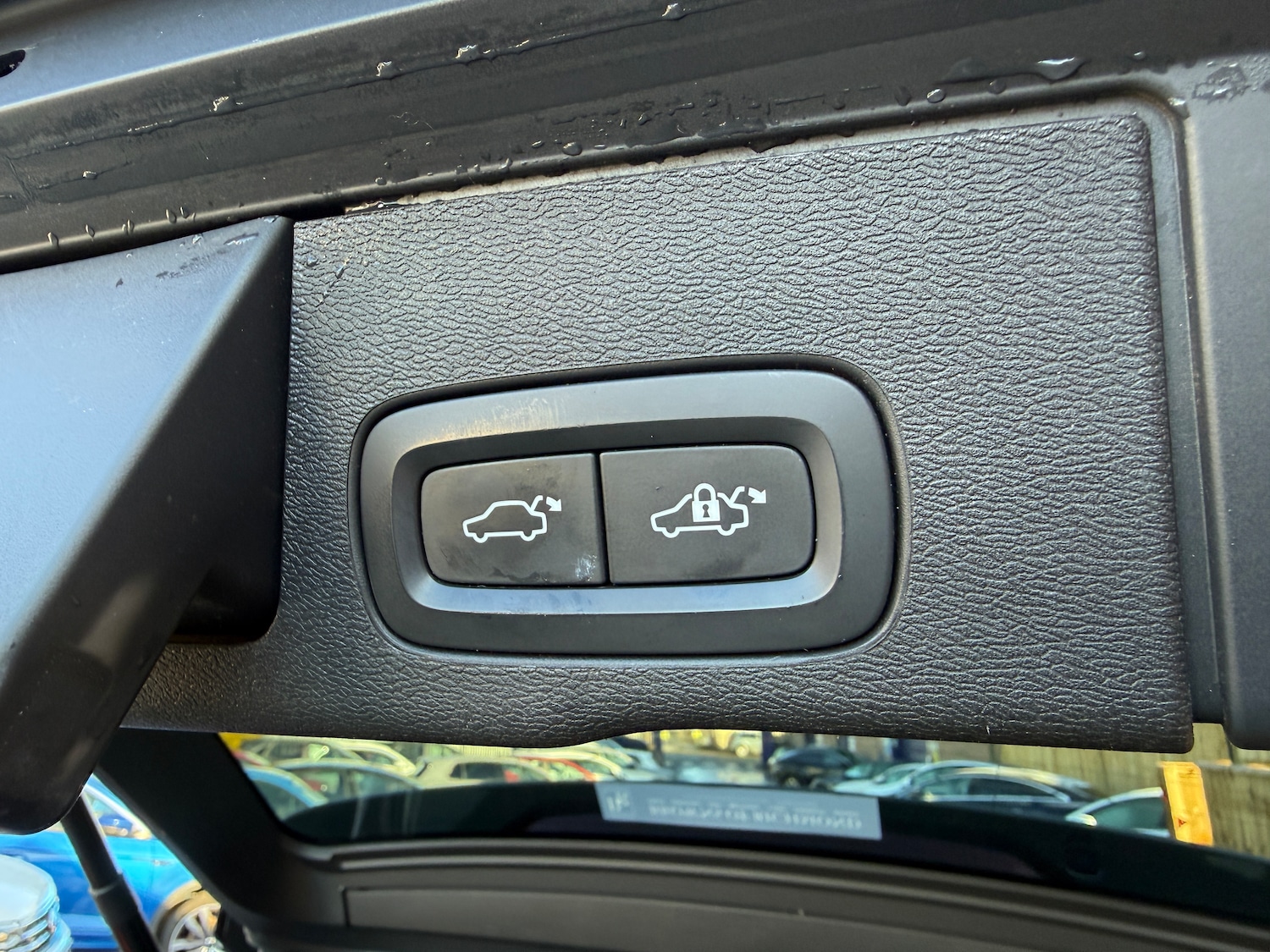 Used Volvo XC60 2018 for sale - 77208240: Photo 17