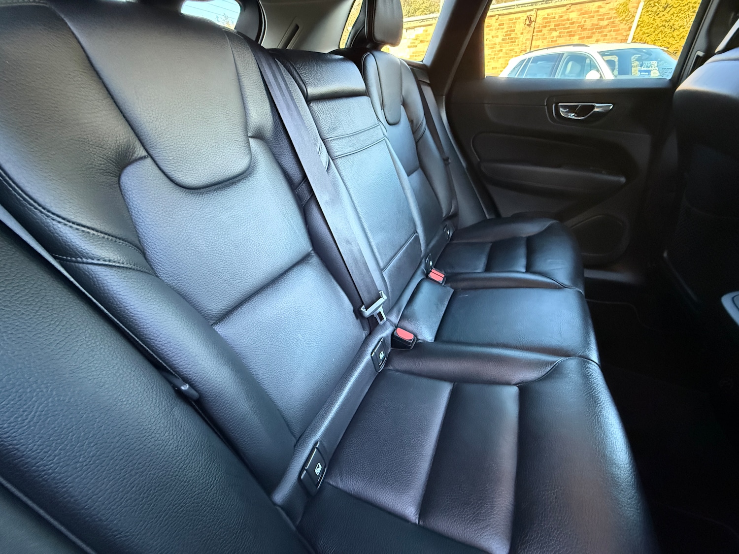 Used Volvo XC60 2018 for sale - 77208240: Photo 18