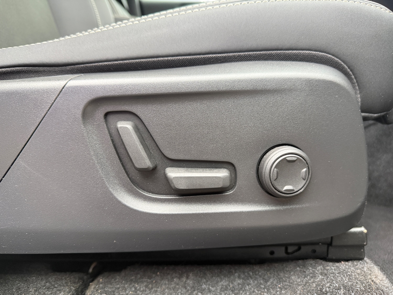 Used Volvo XC40 2023 for sale - 77208225: Photo 28