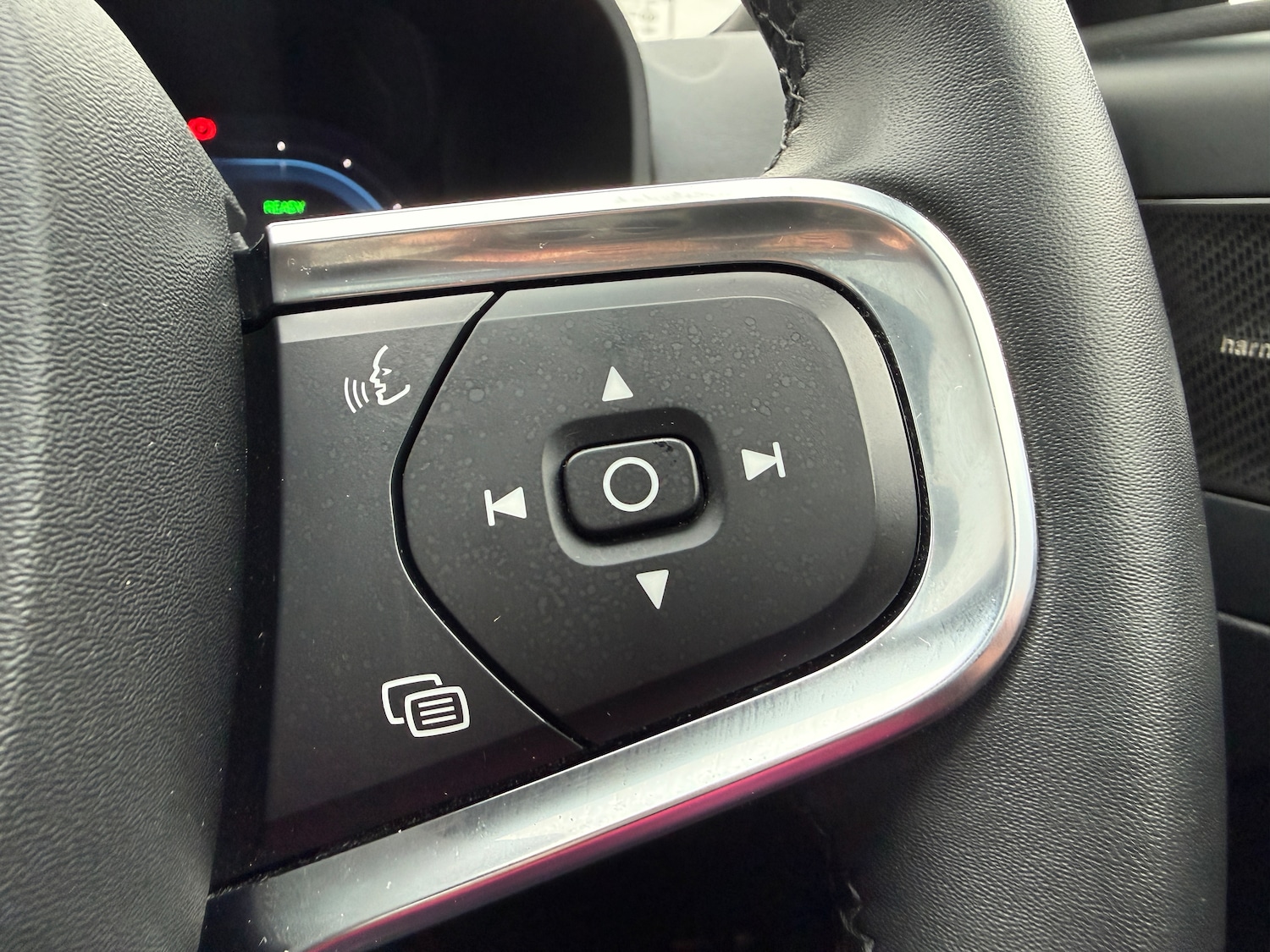 Used Volvo XC40 2023 for sale - 77208225: Photo 31