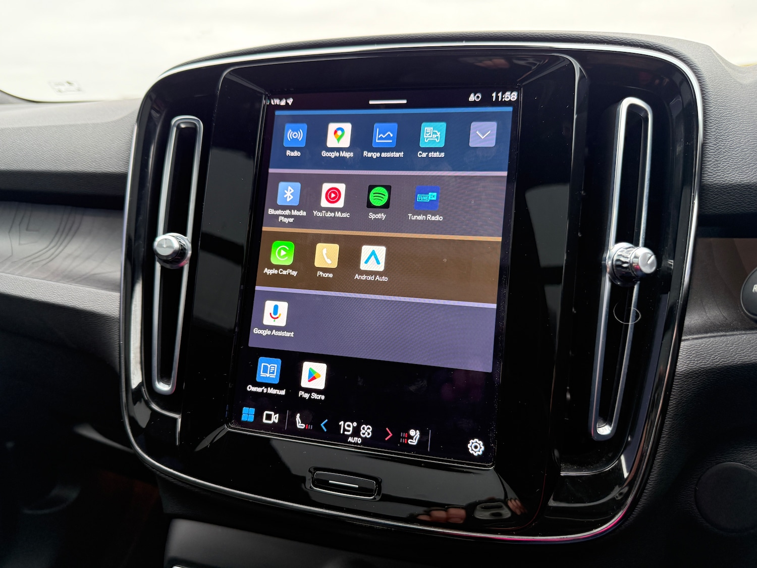 Used Volvo XC40 2023 for sale - 77208225: Photo 35