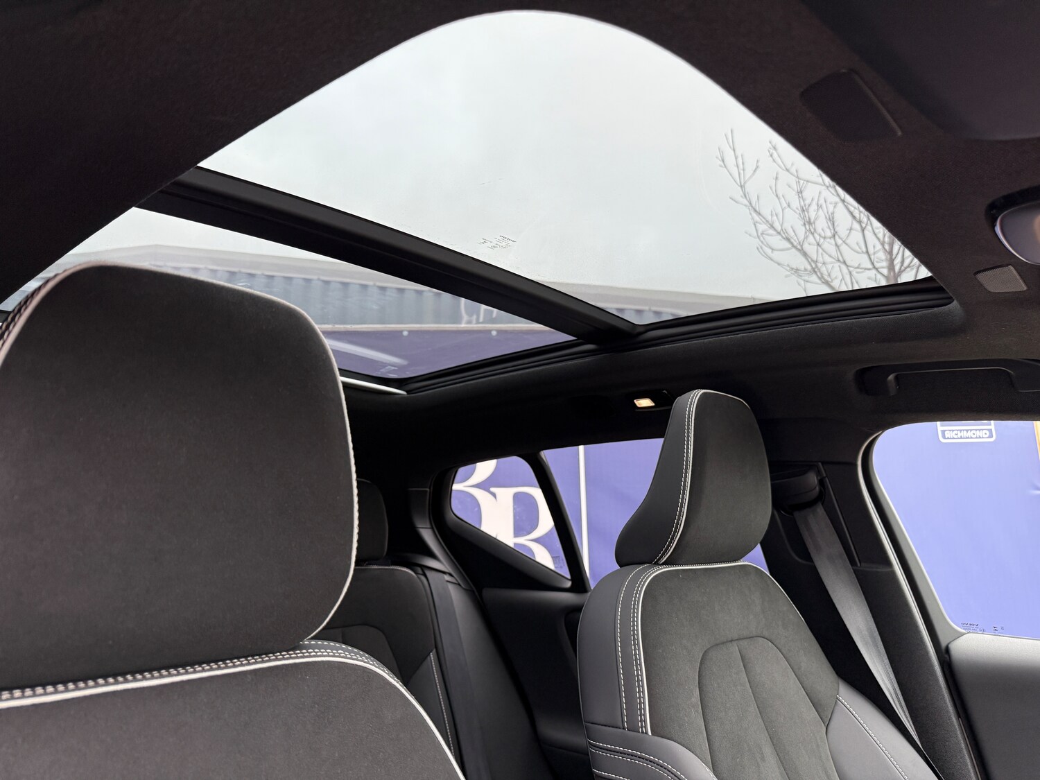 Used Volvo XC40 2023 for sale - 77208225: Photo 48