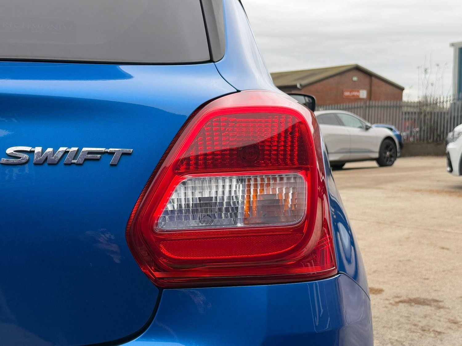 Used Suzuki Swift 2017 for sale - 76736540: Photo 19