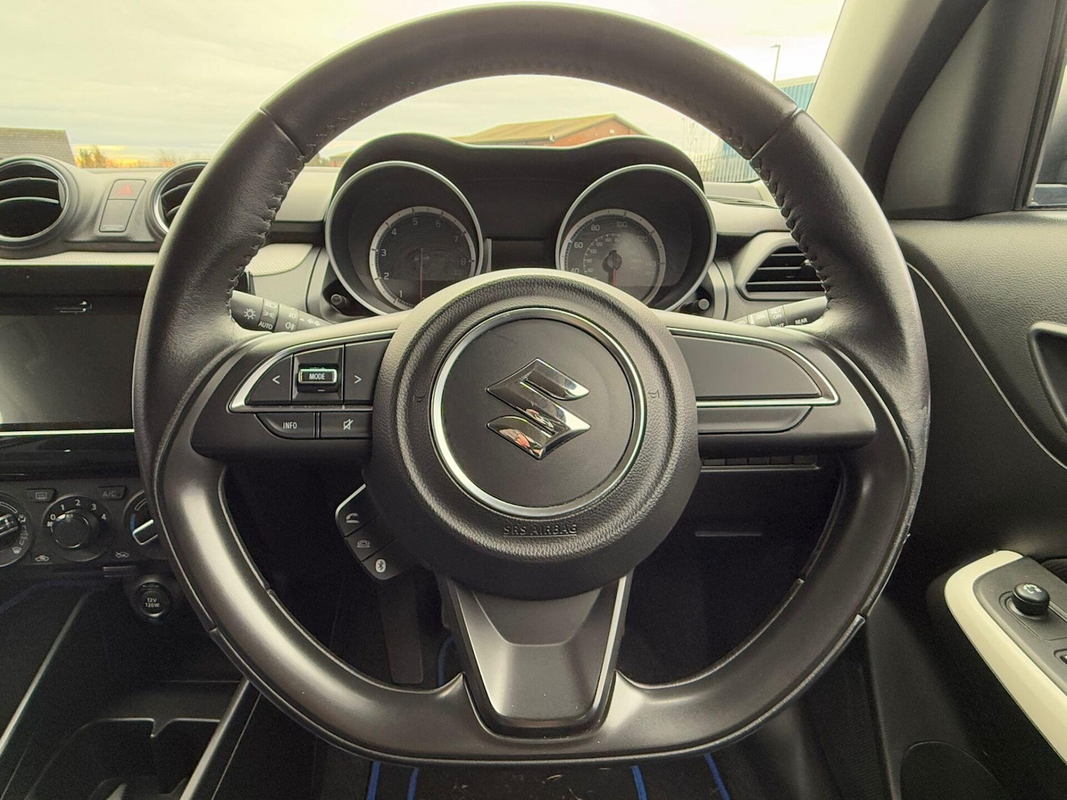 Used Suzuki Swift 2017 for sale - 76736540: Photo 26