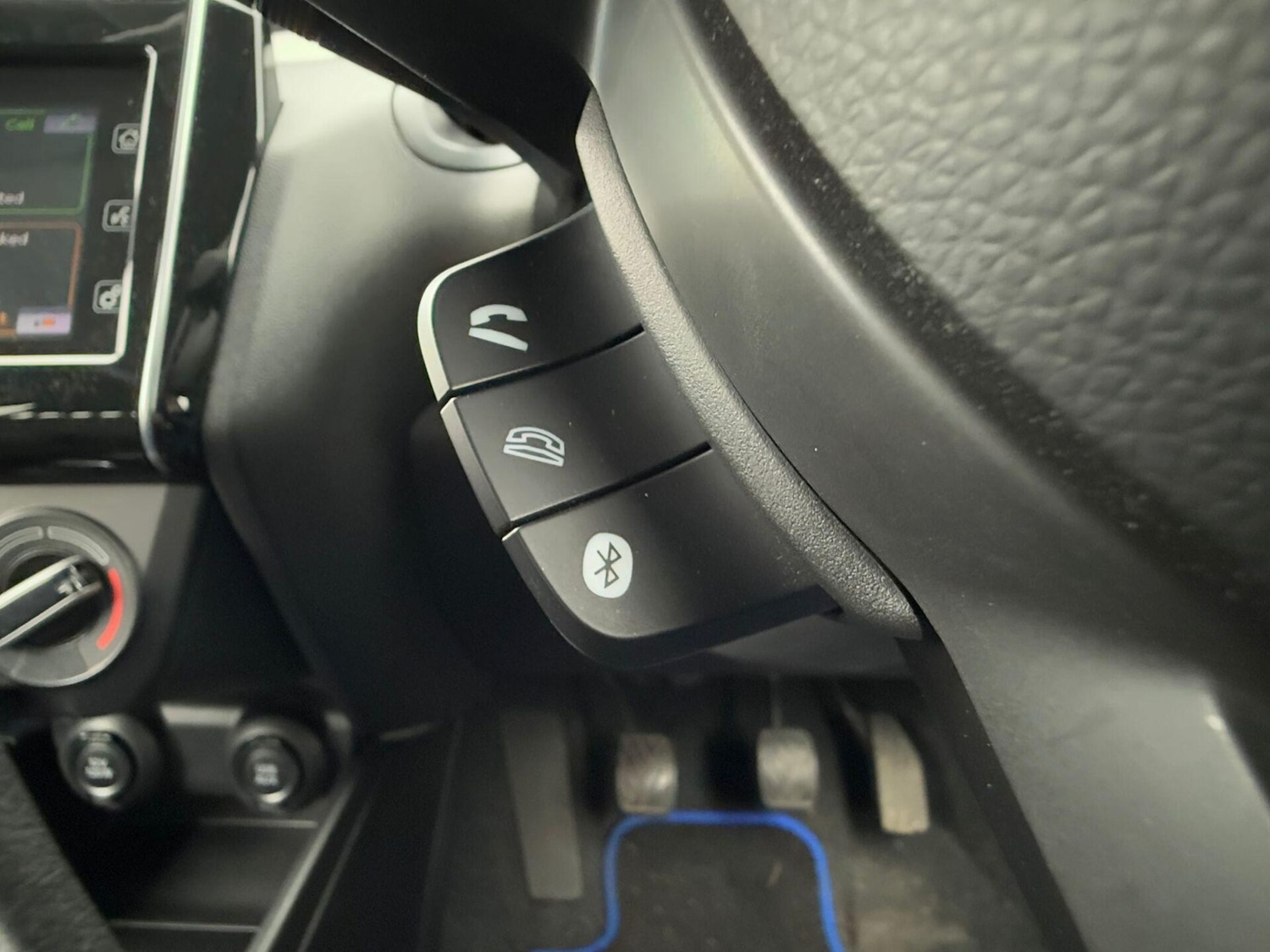 Used Suzuki Swift 2017 for sale - 76736540: Photo 29