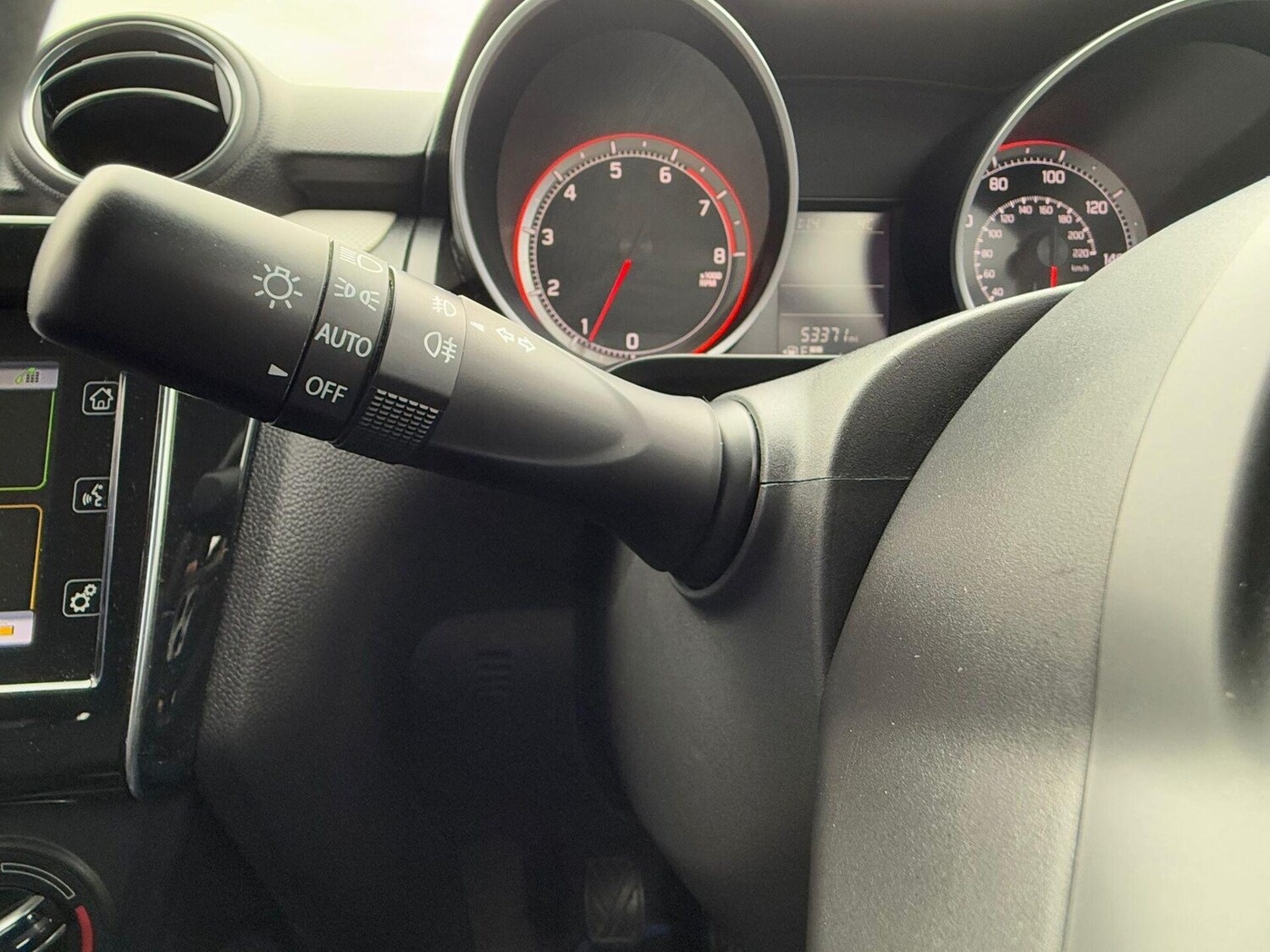 Used Suzuki Swift 2017 for sale - 76736540: Photo 30