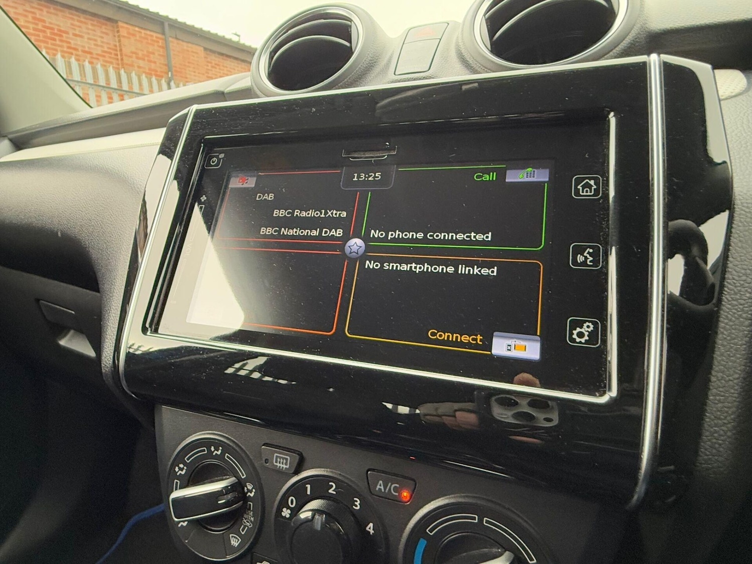 Used Suzuki Swift 2017 for sale - 76736540: Photo 32