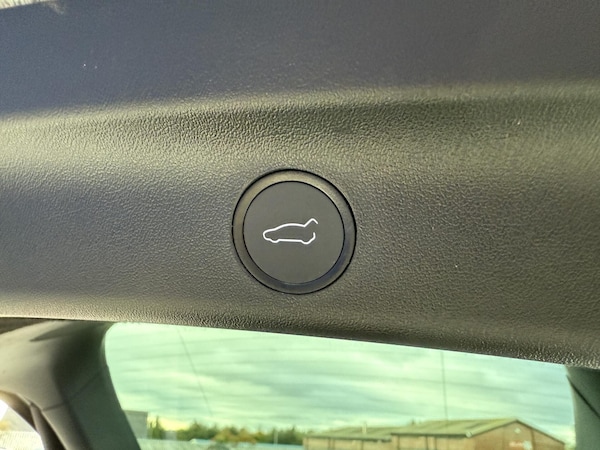 Used Tesla Model Y 2022 for sale - 76231405: Photo 24