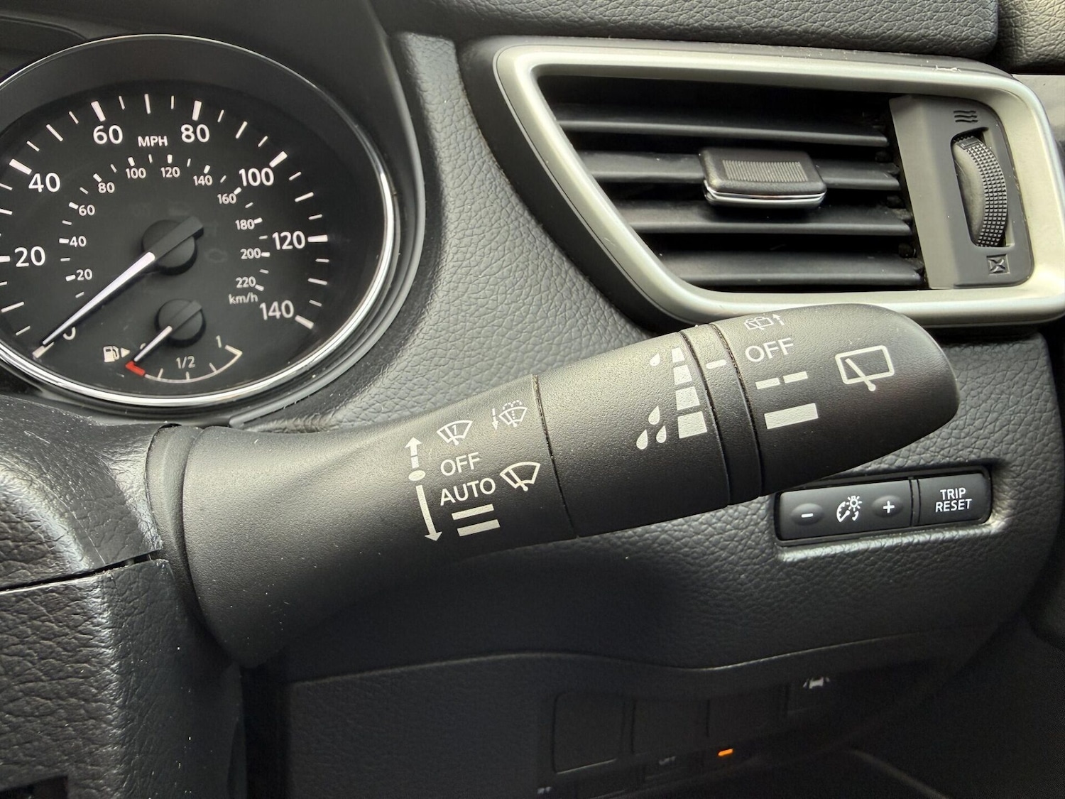 Used Nissan Qashqai 2016 for sale - 77947184: Photo 33